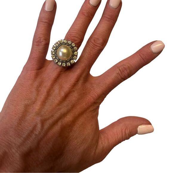 Banana Republic Jewelry - Banana Republic pearl and CZ statement ring size 6. Fair condition some scuffs.